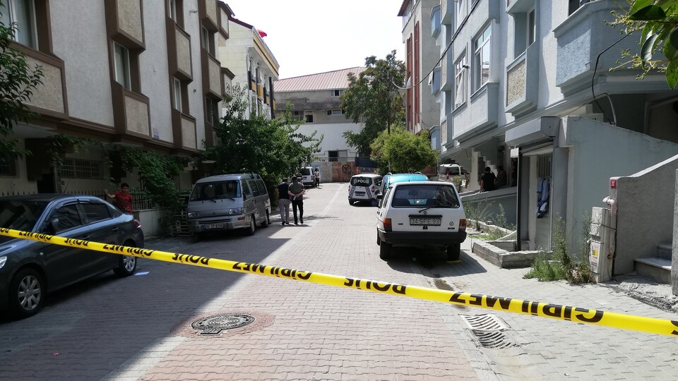 Apartman dairesinde ceset bulundu! Detaylar ortaya çıkmaya başladı