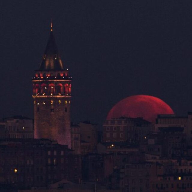 Kanlı Ay tutulmasına canlı yayın!