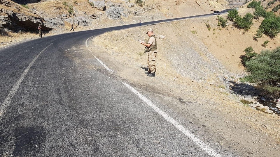 Karakola taciz ateşi açan 2 terörist etkisiz hale getirildi