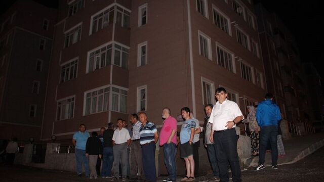 Elektriksiz kalan sitede onlarca kişi mağdur