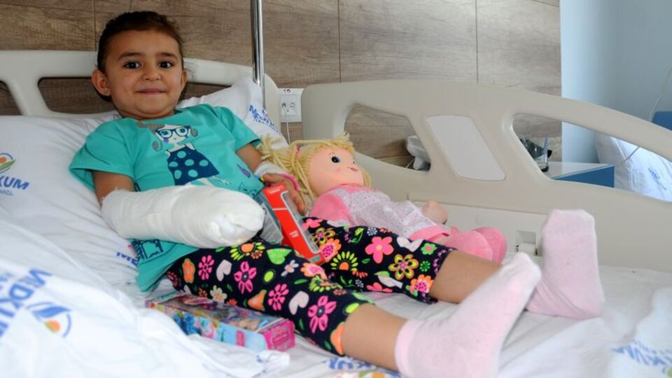 Sağlık Bakanlığının seferber olduğu küçük Zeynep taburcu oldu