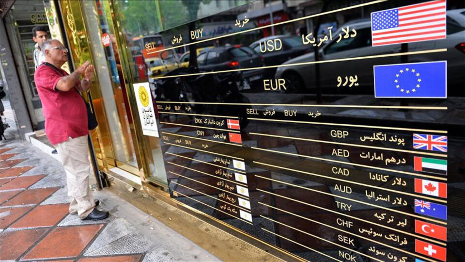 İran'da dolar 'tarihi rekorunu' kırdı