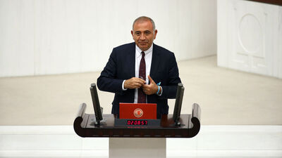 Gürsel Tekin kimdir?