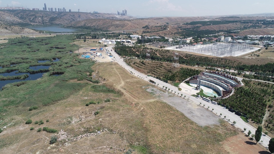 Eymir Gölü'ne komşu Millet Bahçesi