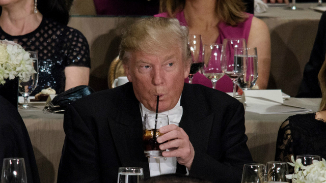 Trump en sevdiği içeceğin fiyatını artırdı