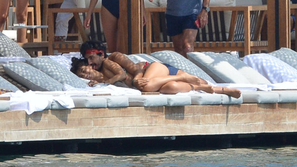 Tuba Büyüküstün'den o fotoğrafa açıklama geldi