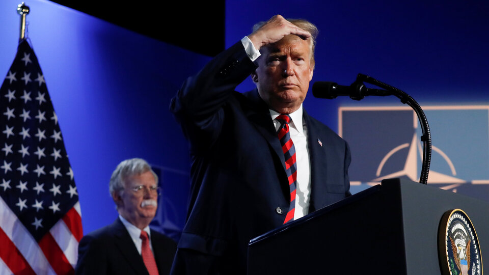 Önce övdü, ardından 'halk düşmanı' dedi!