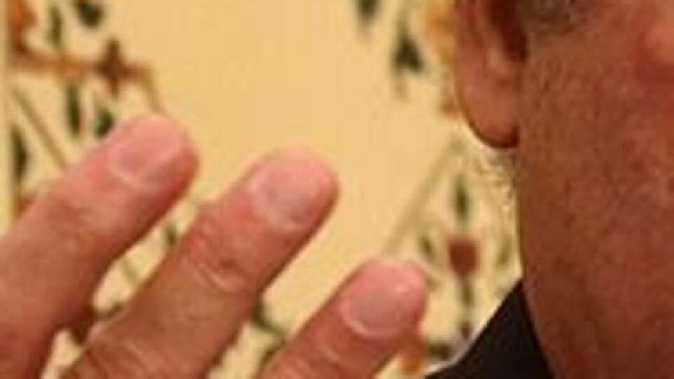 Cezaevindeki eski Pakistan Başbakanı Navaz Şerif hastaneye kaldırıldı