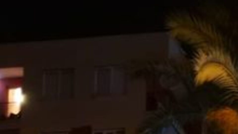 Park halindeki tur otobüsüne molotofkokteylli saldırı