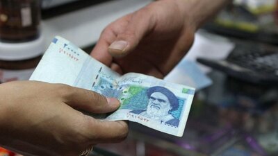 ABD yaptırımları endişesiyle İran Riyal'i tarihi düşük seviyesine geriledi
