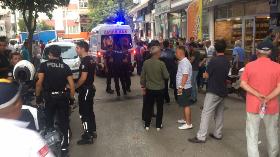 Yemekleri beğenmedi dehşet saçtı!