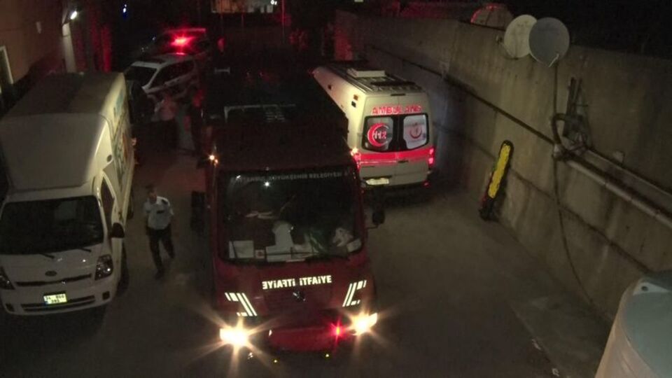 İstanbul'da çatıdan düşen bekçi hayatını kaybetti