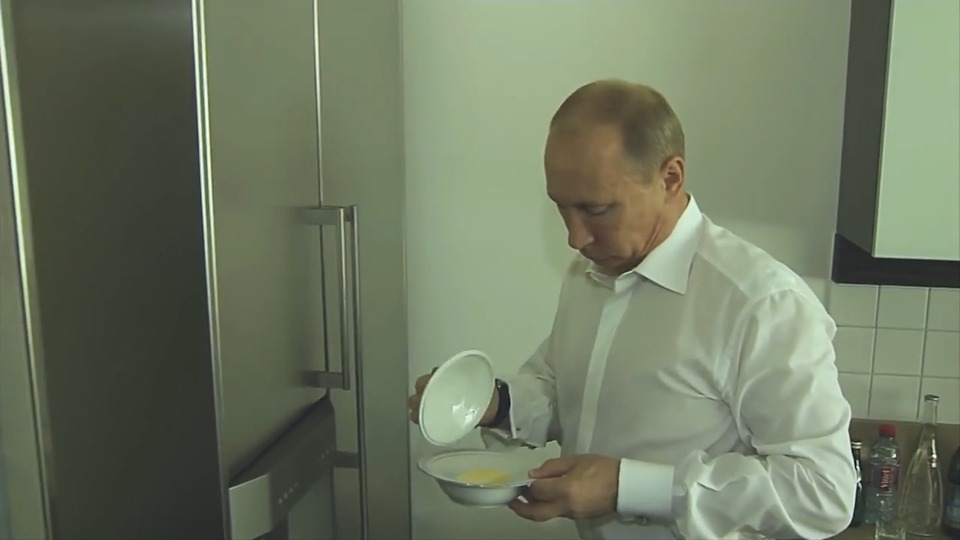 Putin 'istemeden' tost makinesi yıldızı oldu!