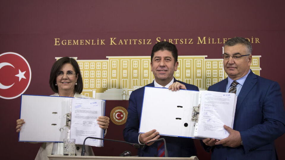 CHP'li Erkek'ten imza açıklaması!