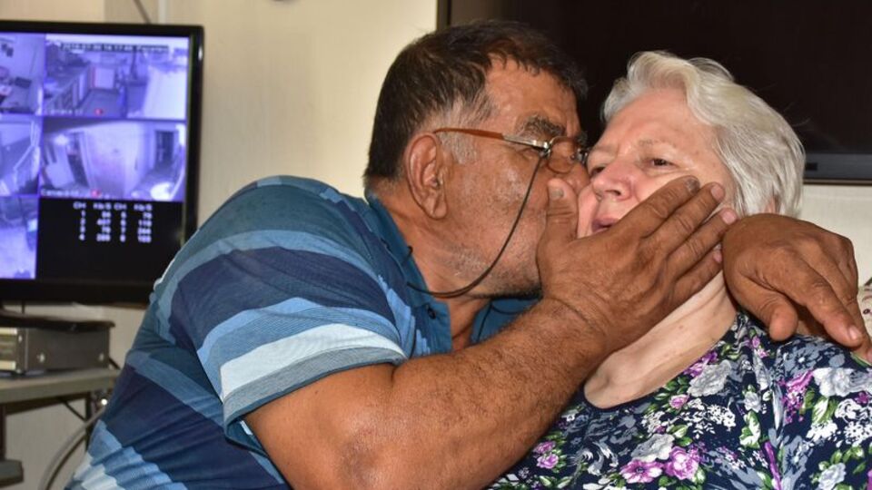 Eşinin Parkinson hastalığı onu mucit yaptı!