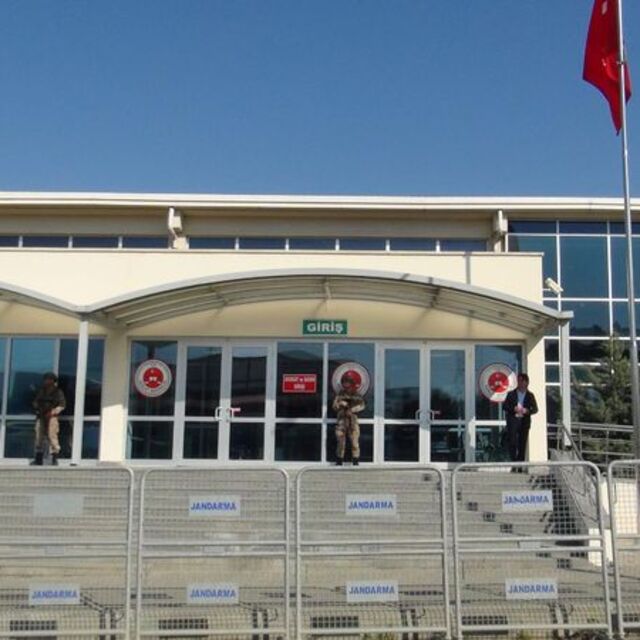 Kapatılan Karşı gazetesi çalışanlarına dava açıldı