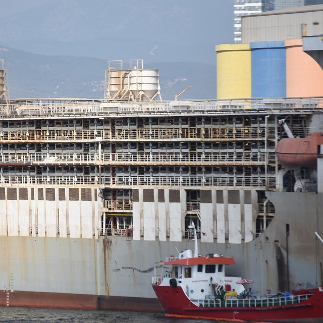 İzmir'e gemi ile 6 bin 549 büyükbaş hayvan getirildi