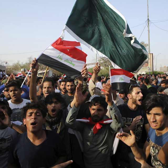 Irak'ın 7 kentinde halk sokağa döküldü