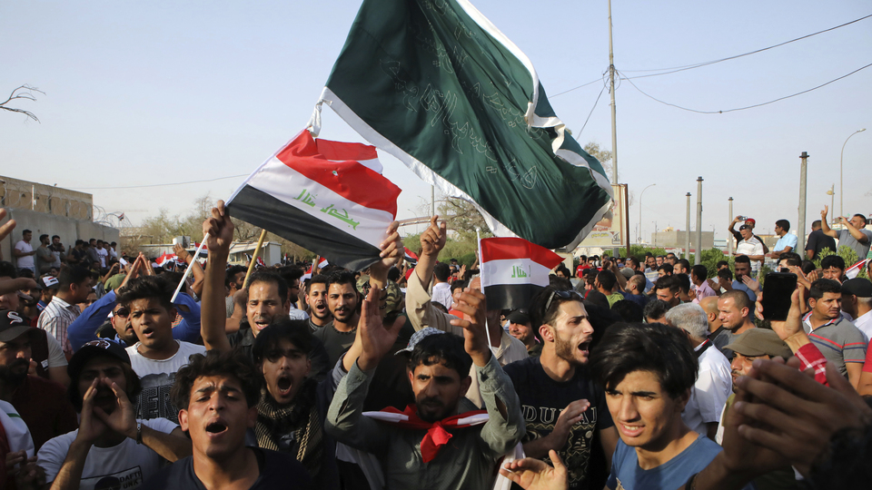 Irak'ın 7 kentinde halk sokağa döküldü