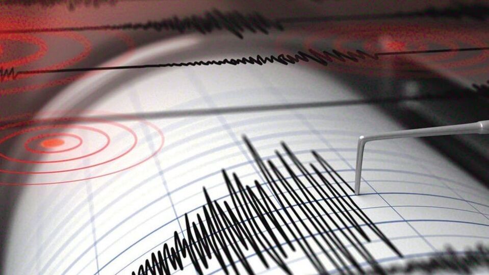 Endonezya'da deprem! Tsunami uyarısı yapıldı...