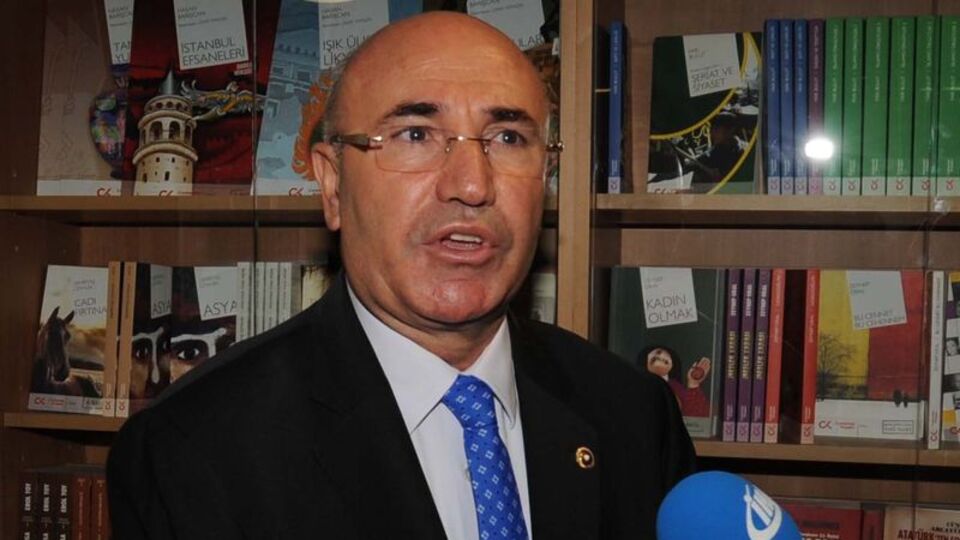 Mahmut Tanal'a Almanya'da pasaport engeli