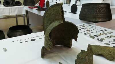 2 bin yıllık gladyatör miğferi ele geçirildi