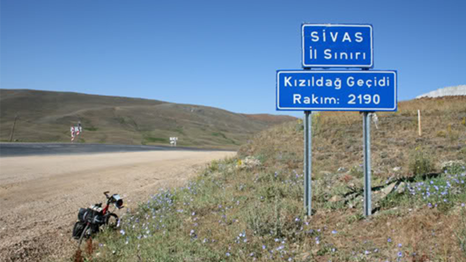 Dineliyorum ne demek?