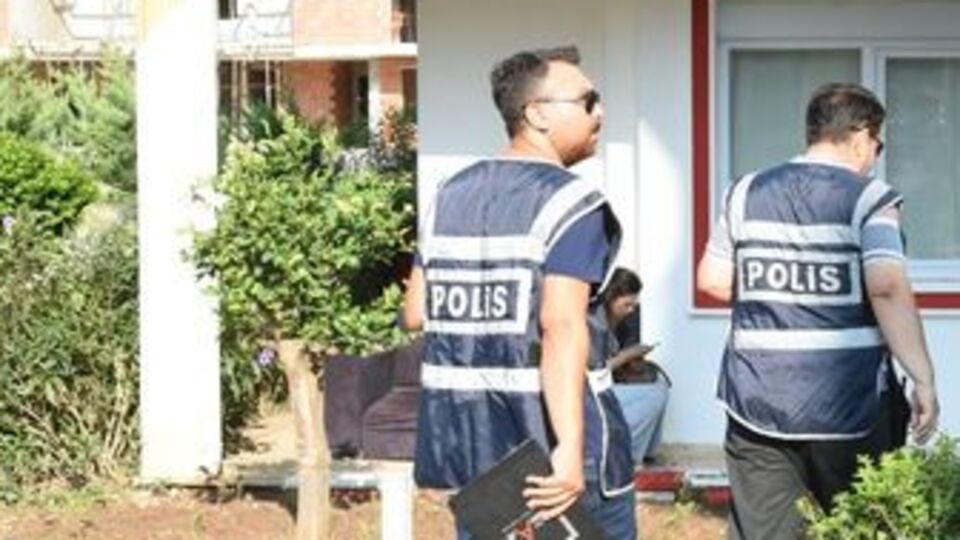 Polisten 81 ilde çat kapı operasyon