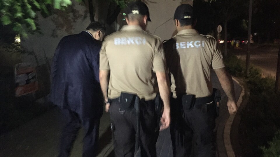 Bekçiler sokağa indi, hırsızlık ve yağma azaldı!