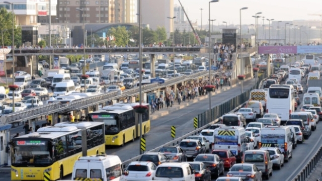 Avcılar'daki zincirleme kaza sonrası trafik normale döndü