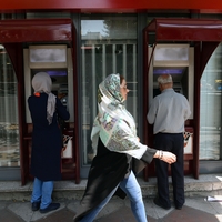 Ambargo başladı, İranlılar çarşıya akın etti!