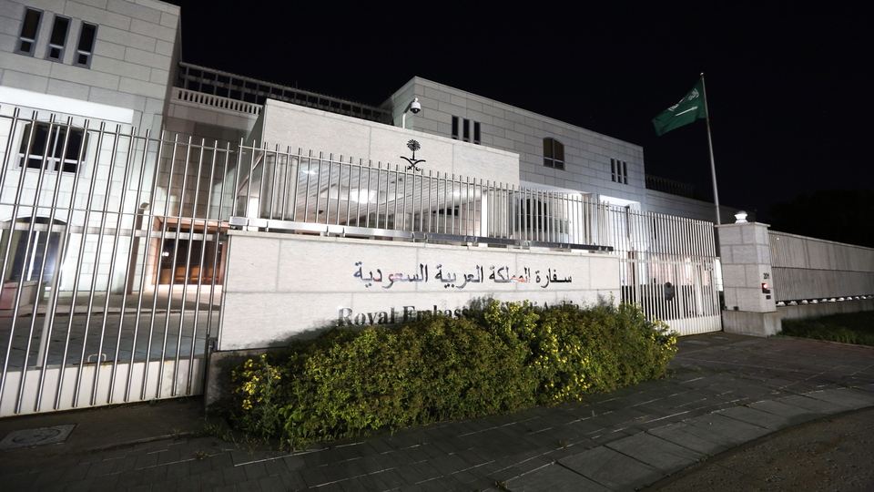 İki ülke arasındaki diplomasi krizi uçuşları vurdu!