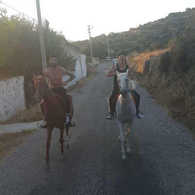 İdo saatlerce at bindi!