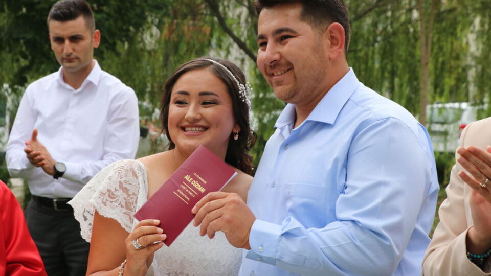 Bugün evlenmek için yarıştılar!