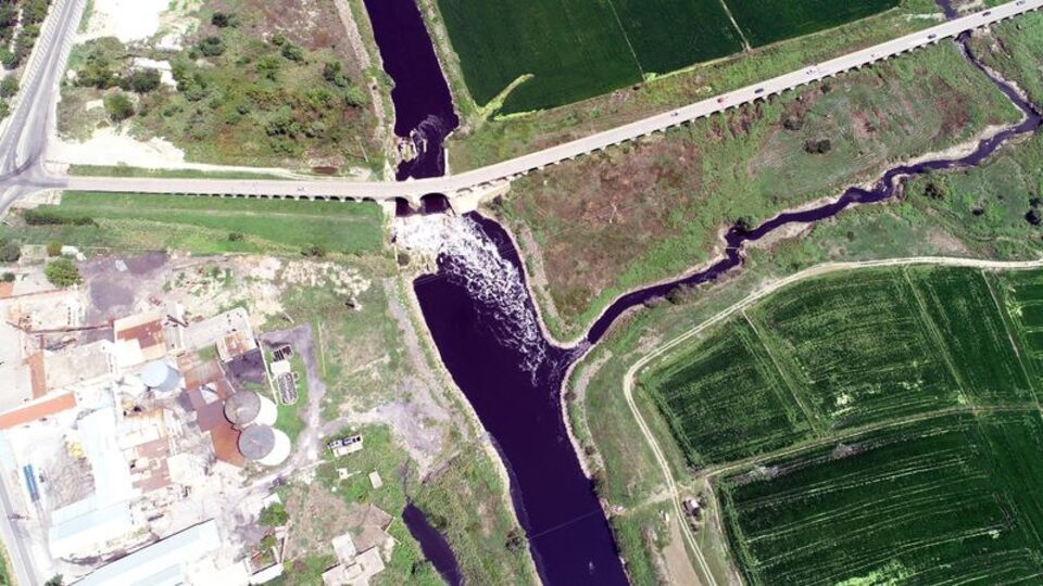 Simsiyah akan Ergene Nehri alarm veriyor