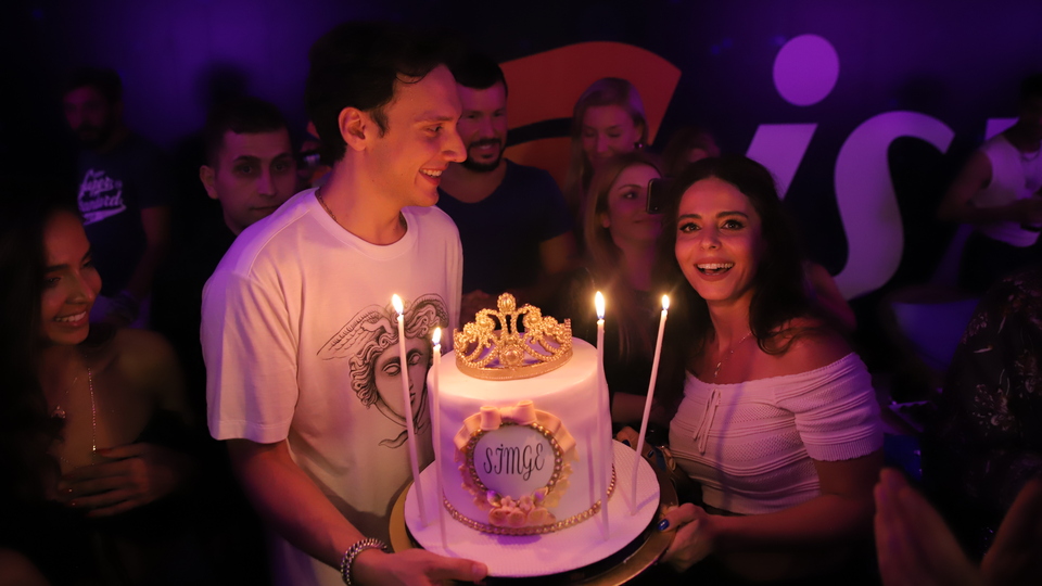 Simge Sağın'ı şaşırtan sürpriz