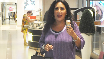 Nükhet Duru'dan dondurma pozu