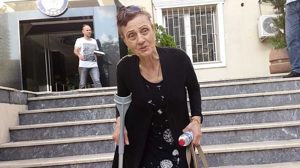 2 kilo altın ve 1.5 milyon lira parasını dolandırıcılara kaptırdı