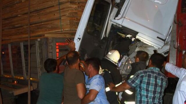 TIR'da can pazarı: 1 ağır yaralı