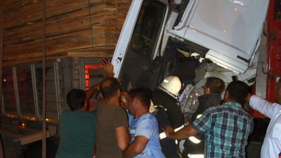 TIR'da can pazarı: 1 ağır yaralı