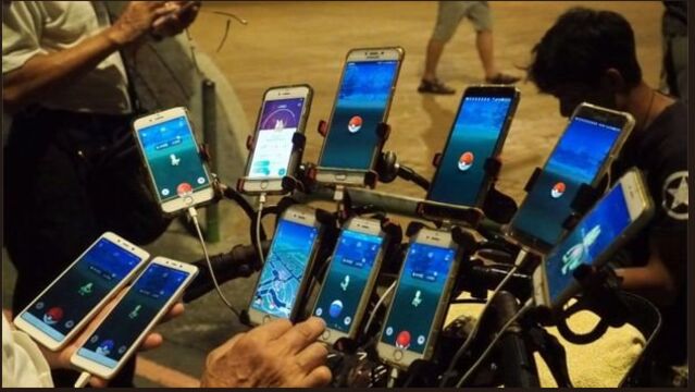 70 yaşında günde 20 saat pokemon avına çıkıyor