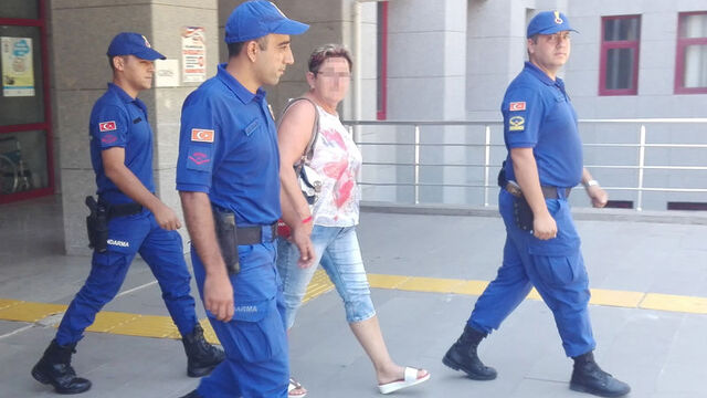 Oteldekiler fark etti, uçağın merdiveninde yakalandı