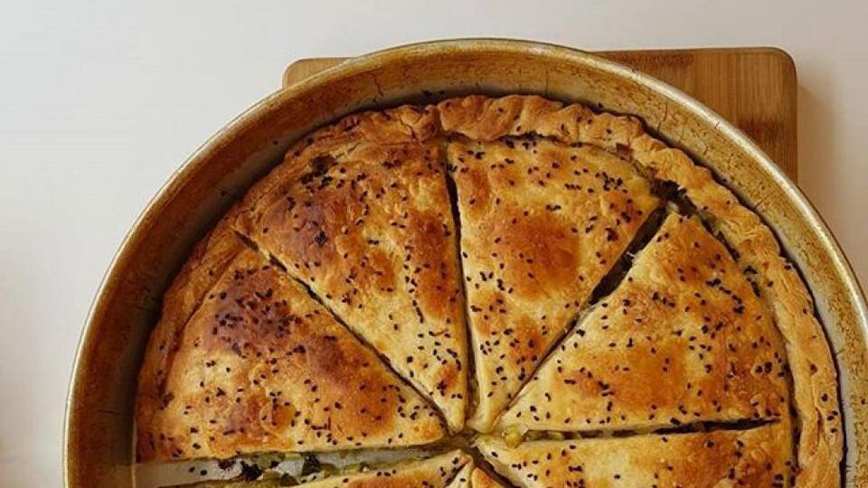 Kolay pırasalı ev böreği nasıl yapılır?