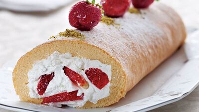 Meyveli ve çikolatalı pasta nasıl yapılır?