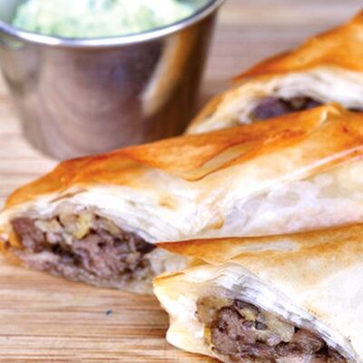 Kolay kıymalı ev böreği tarifi