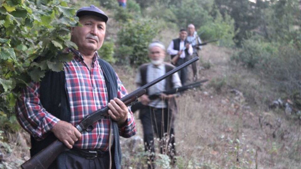 Köylüler silahlı nöbete başladı!