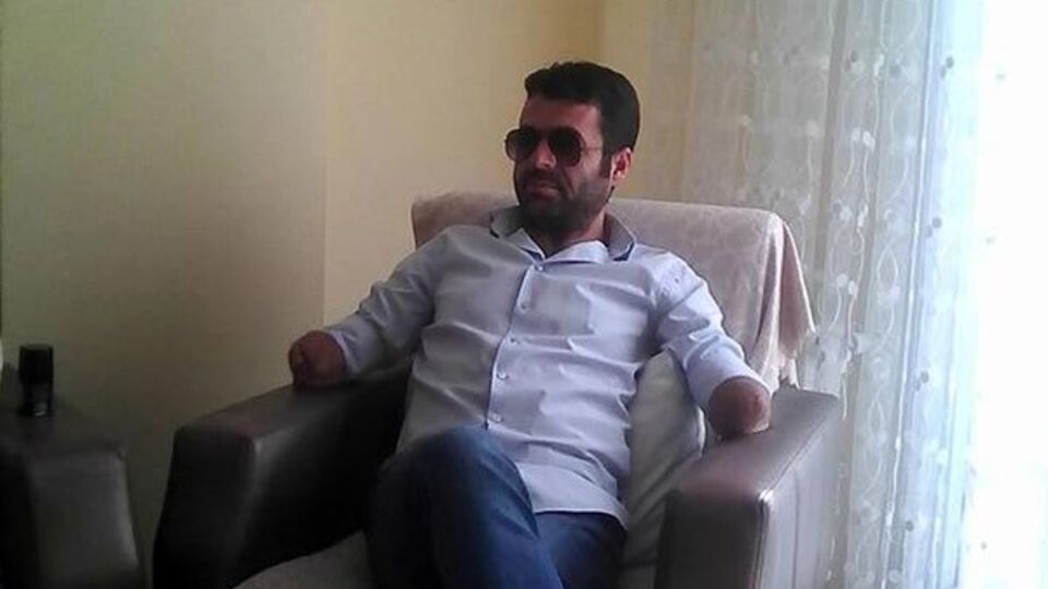 Aranan iki kolu olmayan hükümlü, otomobil kullanırken yakalandı