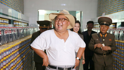 Kuzey Kore lideri fanilayla fabrika denetledi