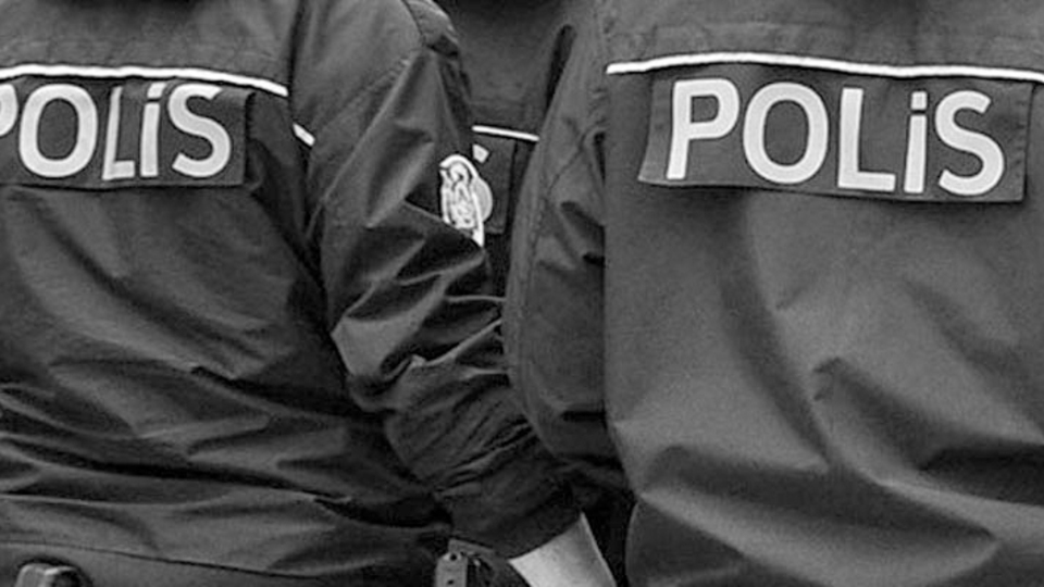 Bursasporlu taraftarı darp eden polis görevinden uzaklaştırıldı