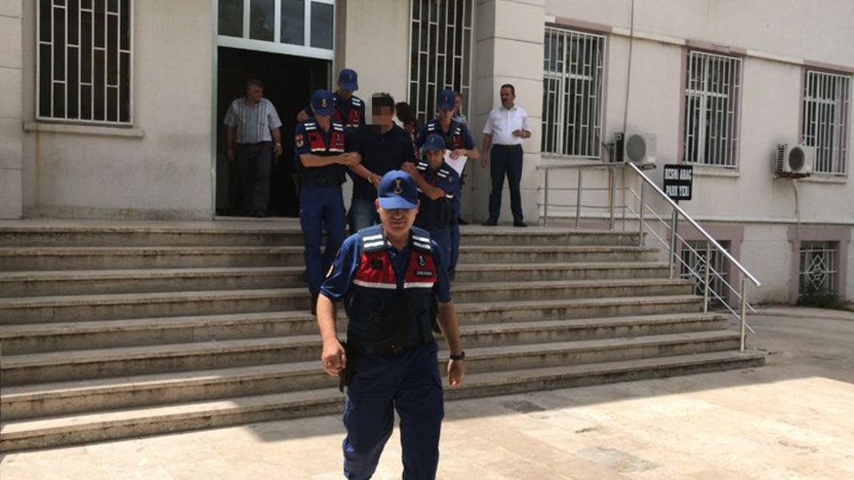 Sınırda 3 FETÖ şüphelisi yakalandı